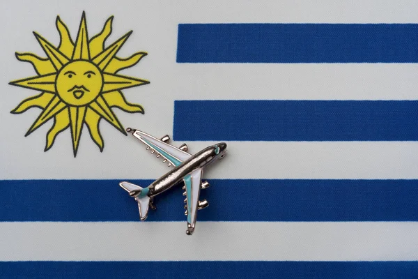 Letadlo Nad Vlajka Uruguaye Pojetí Cestování Hračka Letadlo Vlajce Jako — Stock fotografie