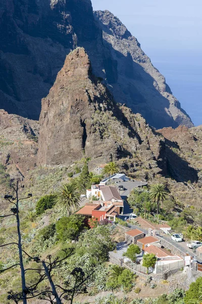 Vue sur les montagnes et le masque de gorge . — Photo