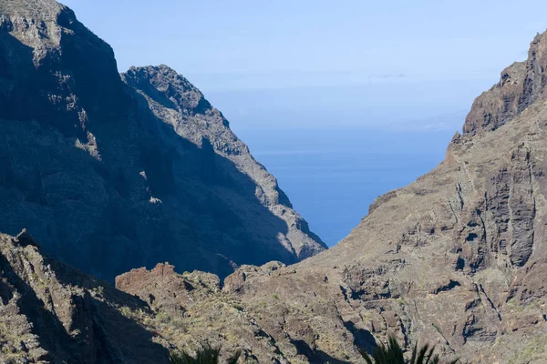 View of the mountains and the gorge mask. — Stock Photo, Image