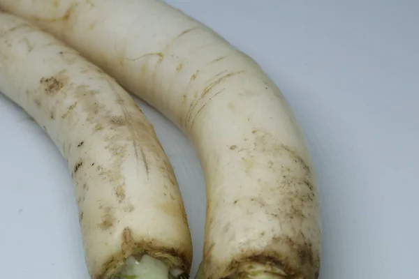 Čerstvé Organické Daikon Ředkvičky Izolované Bílém Pozadí — Stock fotografie