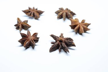 Beyaz arkaplanda izole edilmiş parmotrema perlatum çiçekleri