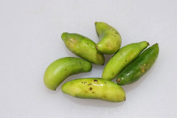 Orgânico Cru Verde Coccinia Grandis Cabaça Ivy Fundo Branco — Fotografia de Stock