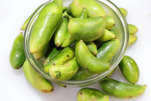 배경에 유기농 Raw Green Coccinia Grandis Ivy Gourd — 스톡 사진