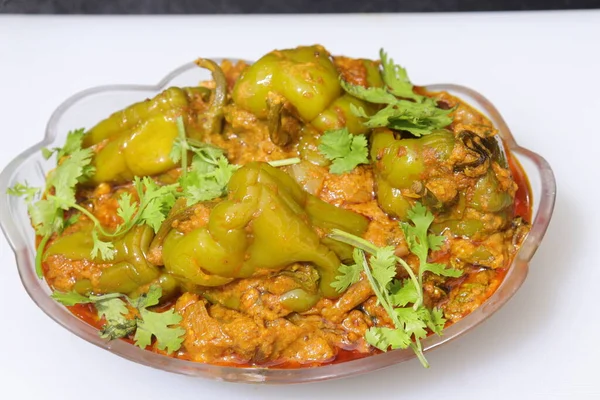 Scheibe Grüner Paprika Oder Paprika Curry Isoliert Auf Weißem Hintergrund — Stockfoto