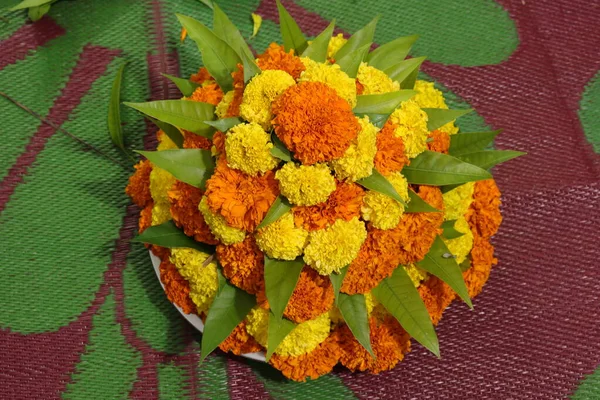 Coloridas Flores Apiladas Para Crear Bathukamma Dios Hindú Específico Adorado — Foto de Stock