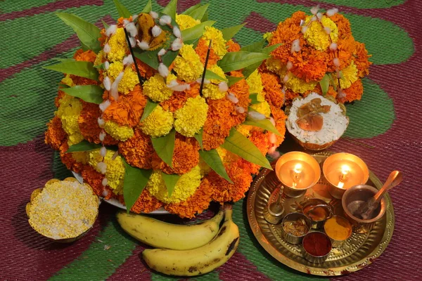 Coloridas Flores Apiladas Para Crear Bathukamma Dios Hindú Específico Adorado — Foto de Stock