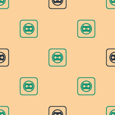 Yeşil ve siyah elektrik çıkış simgesi, bej arkaplandaki kusursuz deseni izole etti. Elektrik prizi. Rosette sembolü. Vektör İllüstrasyonu.