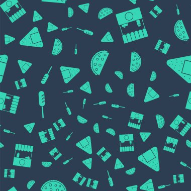 Taco 'yu tortilla ile, sokak tezgahını tenteleriyle, kızarmış sosisle ve Onigiri' yi pürüzsüz bir şablonla hazırla. Vektör.