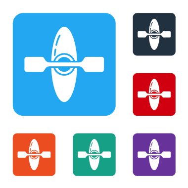 Beyaz arka planda beyaz kano ve kürek ikonu izole edildi. Balıkçılık ve turizm için kano. Açık hava aktiviteleri. Renkli kare düğmelerle simgeleri ayarla. Vektör İllüstrasyonu.