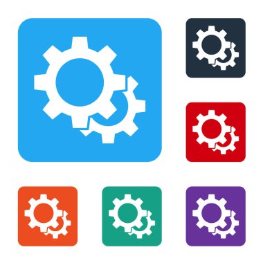 Beyaz Dişli simgesi beyaz arkaplanda izole edildi. Çarklı teçhizat ayarları. İşçi sembolü. Renkli kare düğmelerle simgeleri ayarla. Vektör İllüstrasyonu.