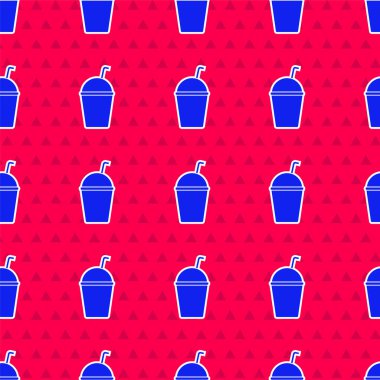Mavi milkshake simgesi kırmızı arkaplanda izole edilmiş pürüzsüz desen. Kapaklı ve samanlı plastik bardak. Vektör İllüstrasyonu.