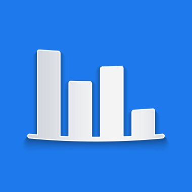 Kağıt kesiği Pie grafiksel simgesi mavi arkaplanda izole edildi. Diyagram çizelgesi. Kağıt sanatı tarzı. Vektör İllüstrasyonu.