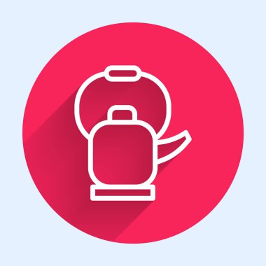 Uzun gölgeli beyaz çizgi Kettle. Çaydanlık ikonu. Kırmızı daire düğmesi. Vektör İllüstrasyonu.