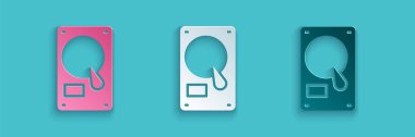 Kağıt kesimi sabit disk sürücüsü HDD simgesi mavi arkaplanda izole edildi. Kağıt sanatı tarzı. Vektör İllüstrasyonu.