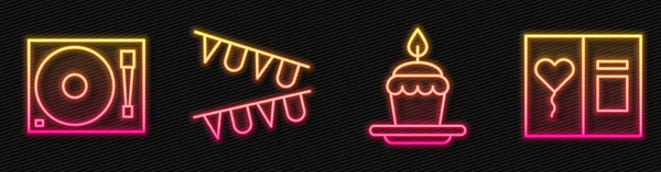 Set Torte mit brennenden Kerzen, Plattenspieler mit Schallplatte, Karnevalsgirlanden mit Fahnen und Grußkarte. Leuchtende Leuchtschrift. Vektor — Stockvektor
