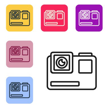 Siyah çizgi Eylem ekstrem kamera simgesi beyaz arkaplanda izole edildi. Ekstrem sporları çekmek için video kamera ekipmanı. Renkli kare düğmelerle simgeleri ayarla. Vektör İllüstrasyonu.