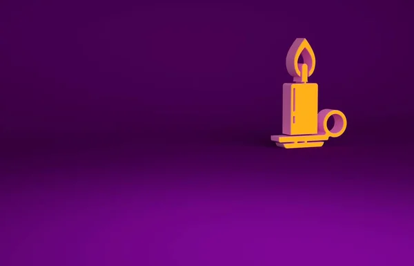 Candela arancio Burning in icona candeliere isolato su sfondo viola. Candela cilindrica bastone con fiamma ardente. Concetto minimalista. Illustrazione 3d rendering 3D — Foto Stock