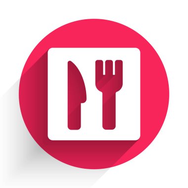 Beyaz Kafe ve restoran konumu ikonu uzun gölgeli izole edilmiş. Noktanın içinde çatal ve kaşık yeme işareti var. Kırmızı daire düğmesi. Vektör..