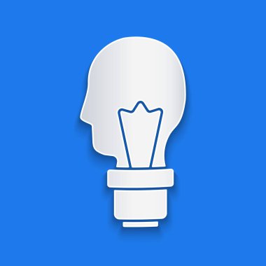 Kağıt, mavi arkaplanda izole edilmiş fikir ikonu kavramına sahip ampulü kesti. Enerji ve fikir sembolü. İlham konsepti. Kağıt sanatı tarzı. Vektör.