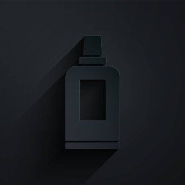 Kağıt kesiği Plastik şişe çamaşır deterjanı, çamaşır suyu, bulaşık deterjanı ya da siyah arka planda izole edilmiş başka bir temizlik maddesi. Kağıt sanatı tarzı. Vektör.