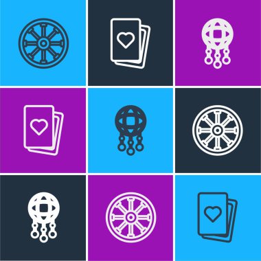 Eski ahşap tekerlek, tüylü düş kapanı ve iskambil iskambil ikonu. Vektör.