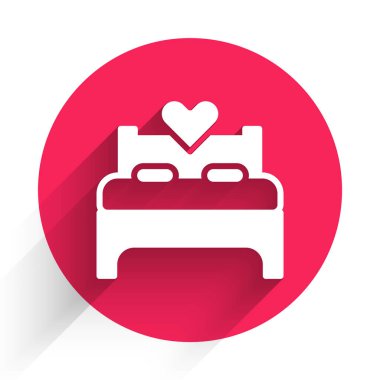 Beyaz yatak odası simgesi uzun gölgeli. Düğün, aşk, evlilik sembolü. Balayı koleksiyonundan yatak odası yaratıcı ikonu. Kırmızı daire düğmesi. Vektör.