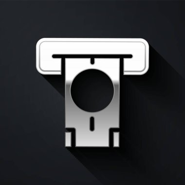 Gümüş ATM - Otomatik veznedar ve para ikonu siyah arka planda izole edildi. Uzun gölge tarzı. Vektör.