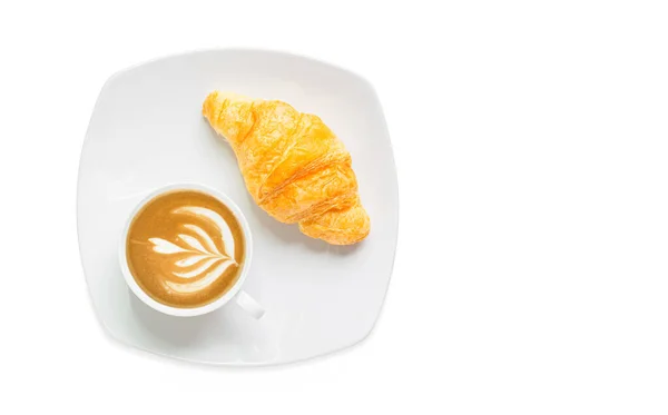 Croissant Placa Branca Com Arte Latte Caneca Café Cappuccino Isolado — Fotografia de Stock