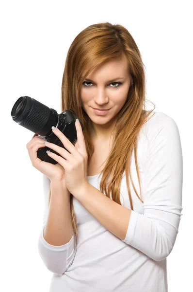 摄影是有趣的 年轻美丽的女摄影师带着数码相机和微笑拍照 与白种人隔离 — 图库照片