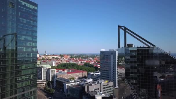 Epic Aérea Del Centro Ciudad Tallin Casco Antiguo Medieval Edificios — Vídeos de Stock