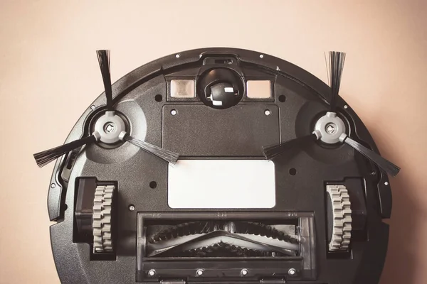 Robot Süpürge Temizleyicisi. Yakın plan. ev işi ve teknoloji konsepti