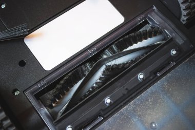 Robot elektrikli süpürge. ev işi ve teknoloji konsepti