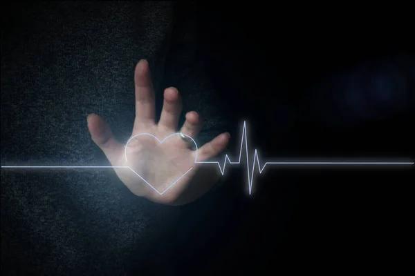 Berühren Sie Mit Der Hand Das Hologramm Eines Herzens Auf — Stockfoto