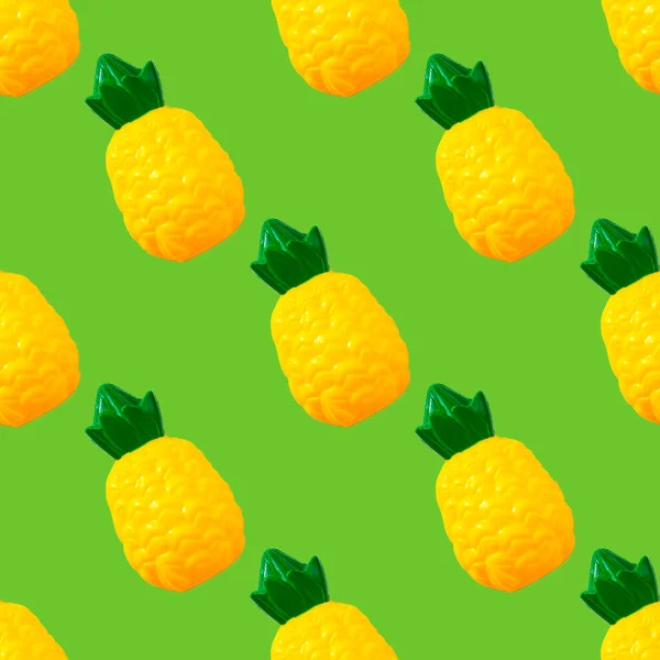 Patrón Sin Costuras Piña Juguete Frutas Plástico Aislado Sobre Fondo — Foto de Stock