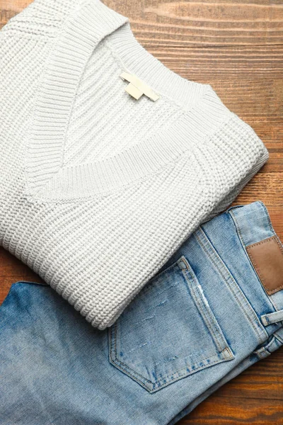 Pull Jeans Automne Sur Fond Bois — Photo