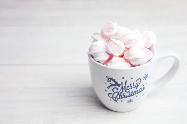 Tasse Mit Marshmallows Auf Holzgrund Konzept Weihnachten — Stockfoto