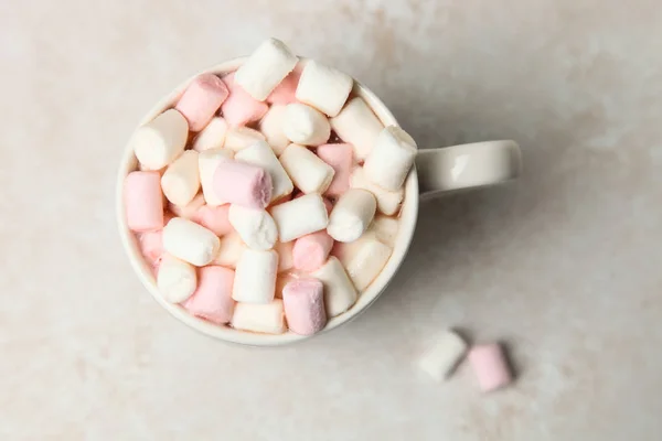 Cup Coffee Marshmallows Neutral Background Top View — Stock Photo, Image