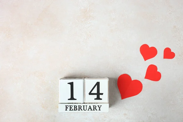 White Wooden Calendar Date February Small Red Hearts Neutral Background — Stock Photo, Image