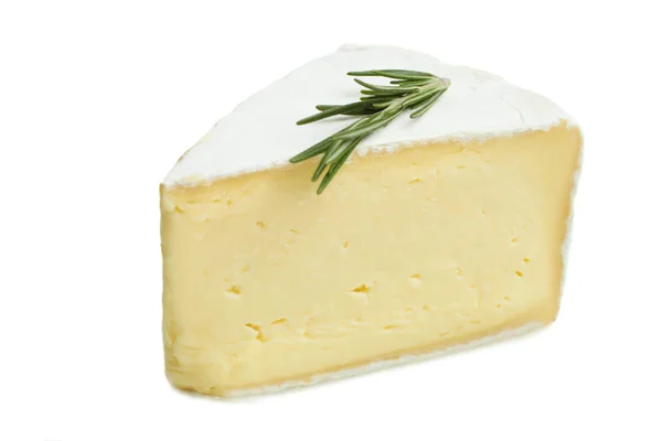 Jeden Trojúhelníkový Kus Jemné Bílý Sýr Camembert Rosemary Izolovaných Bílém — Stock fotografie