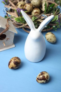 Paskalya tavşanı bıldırcın yumurtası ile