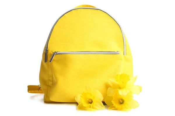 Sac à dos jaune avec bouquet de narcisse — Photo