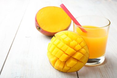 Olgun sulu mango 