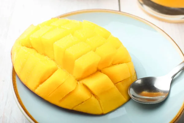 Сочный сочный манго — стоковое фото