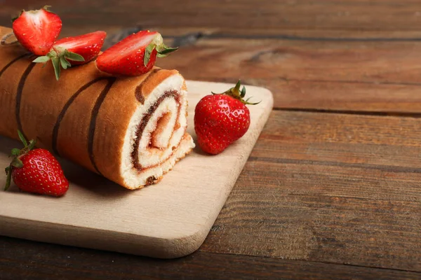 Sweet Roll Jam Strawberries Chocolate Topping Cutting Board Wooden Background — Stock Photo, Image