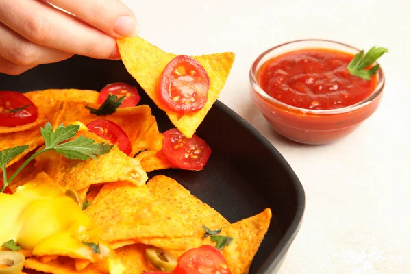 Nachos-Chips mit Kirschtomaten — Stockfoto