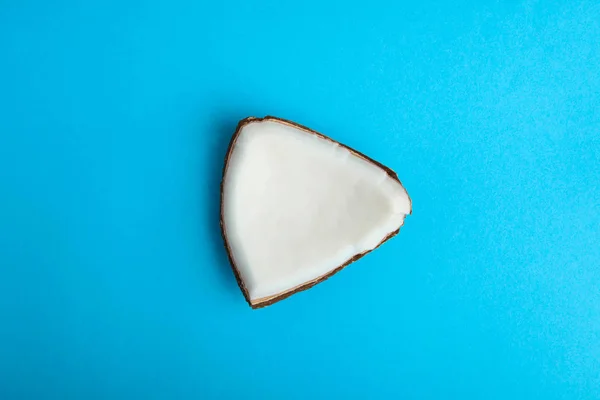 One piece of broken tropical coconut — Stock Photo, Image