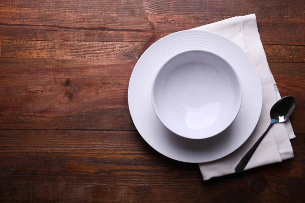 깨끗한 접시와 숟가락 — 스톡 사진