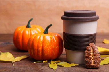 Kurabiyeli çay, dekoratif balkabağı