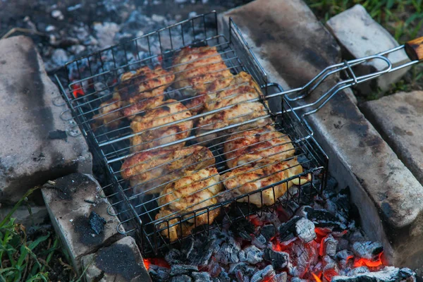 Saboroso suculento grelhado carne quente — Fotografia de Stock