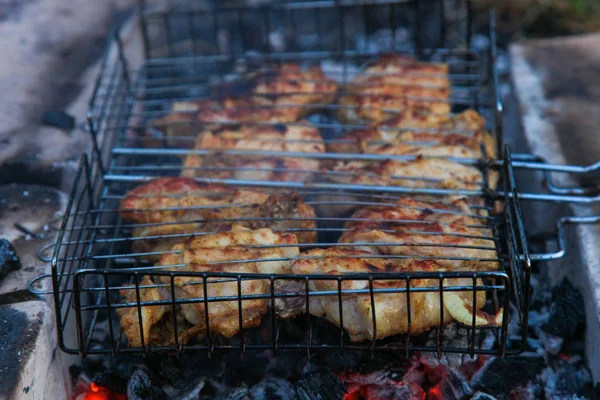 Saboroso suculento grelhado carne quente — Fotografia de Stock